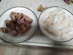 鸭肉白萝卜汤的做法 步骤1
