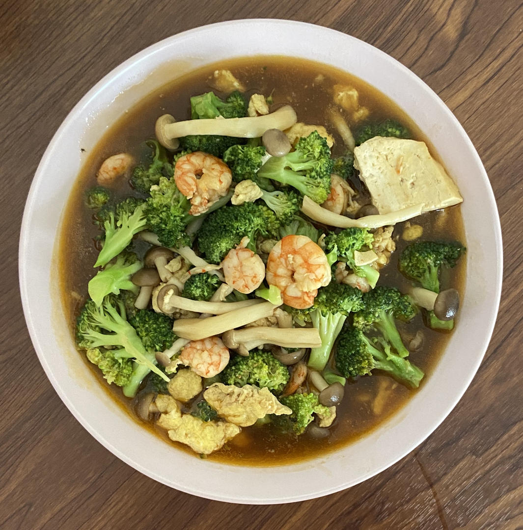西兰花虾仁菌菇汤