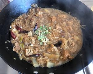 猪肉酸菜土豆炖粉条的做法 步骤9