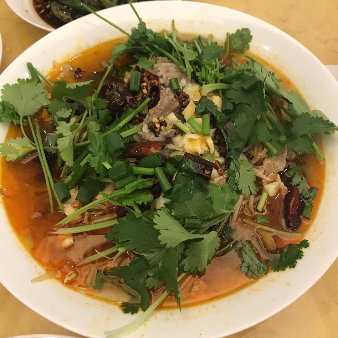 水煮肉片：辣椒的盛宴