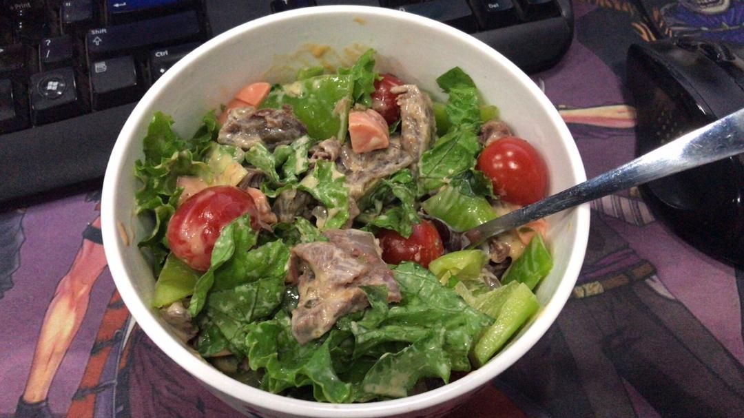 健身教练都在吃的牛肉“增肌”沙拉
