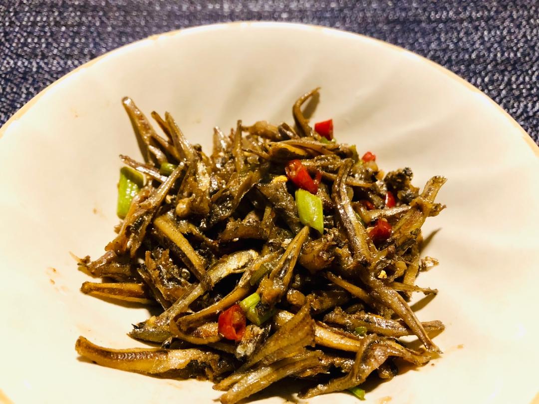 香辣小鱼干