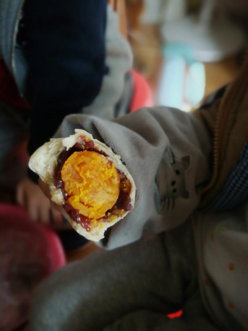 蛋黄酥，酥酥酥酥的掉渣