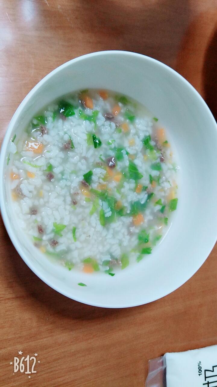 蔬菜牛肉粥(๑• . •๑)孕妇早餐系列的做法