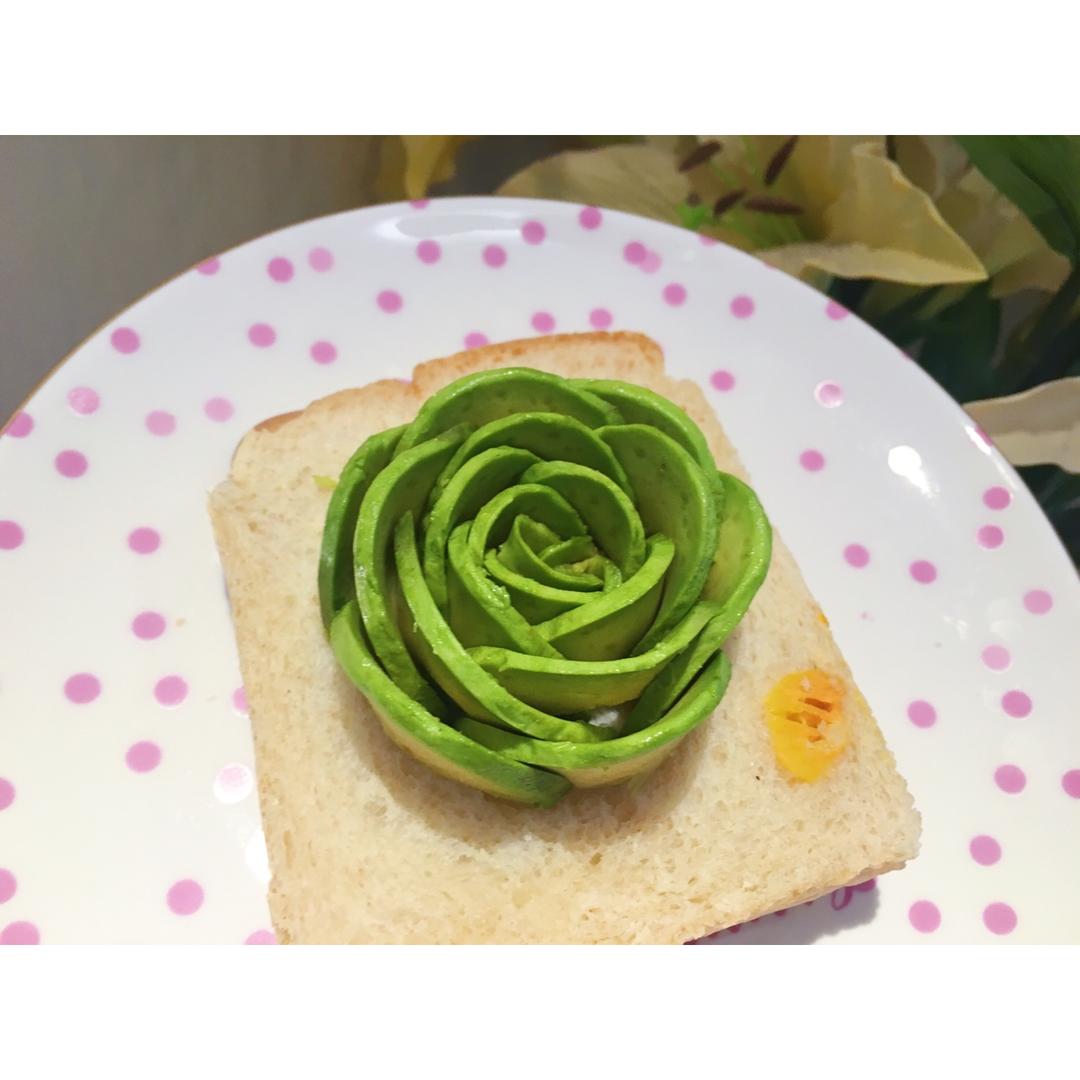 牛油果花，高颜值哦～