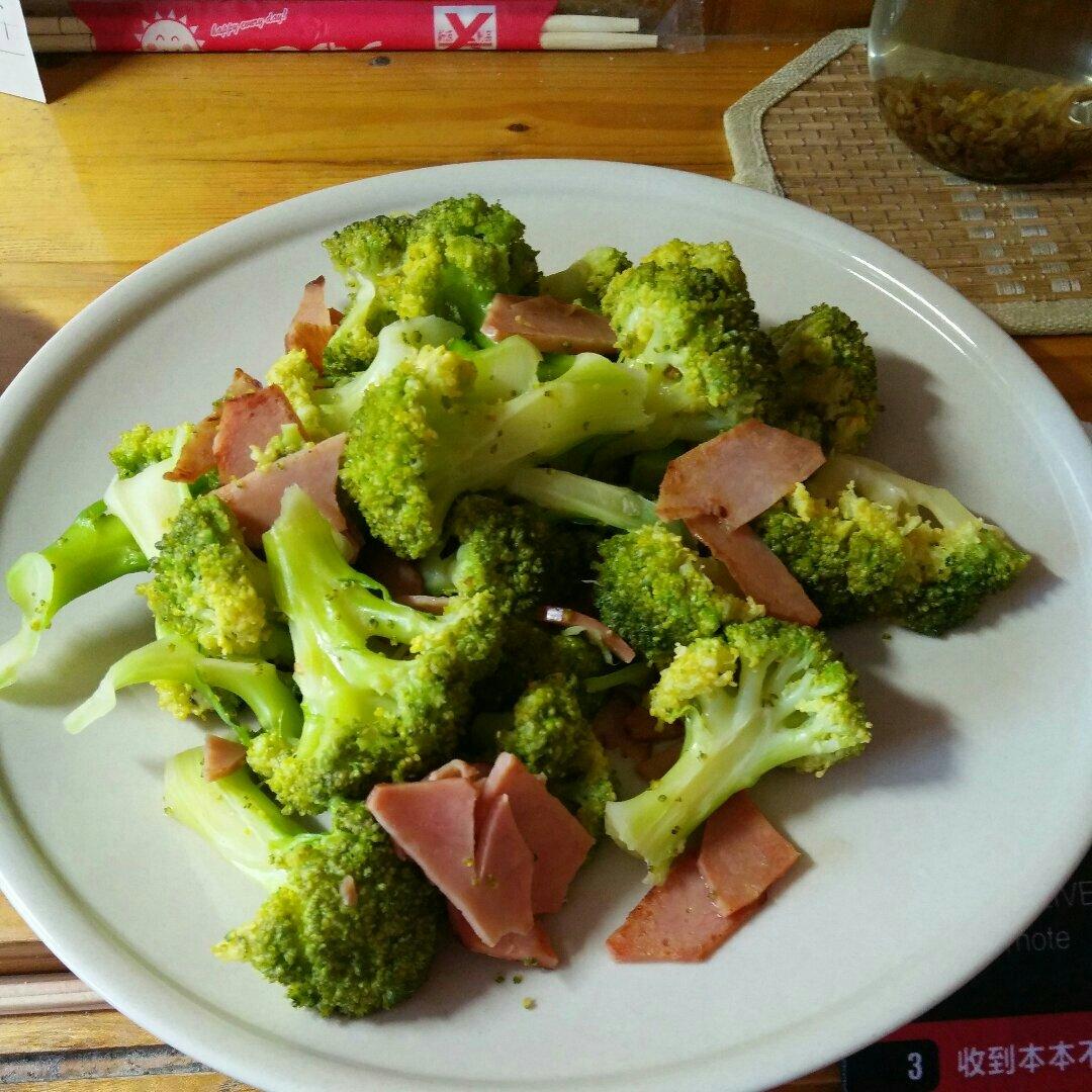西兰花炒腊肉