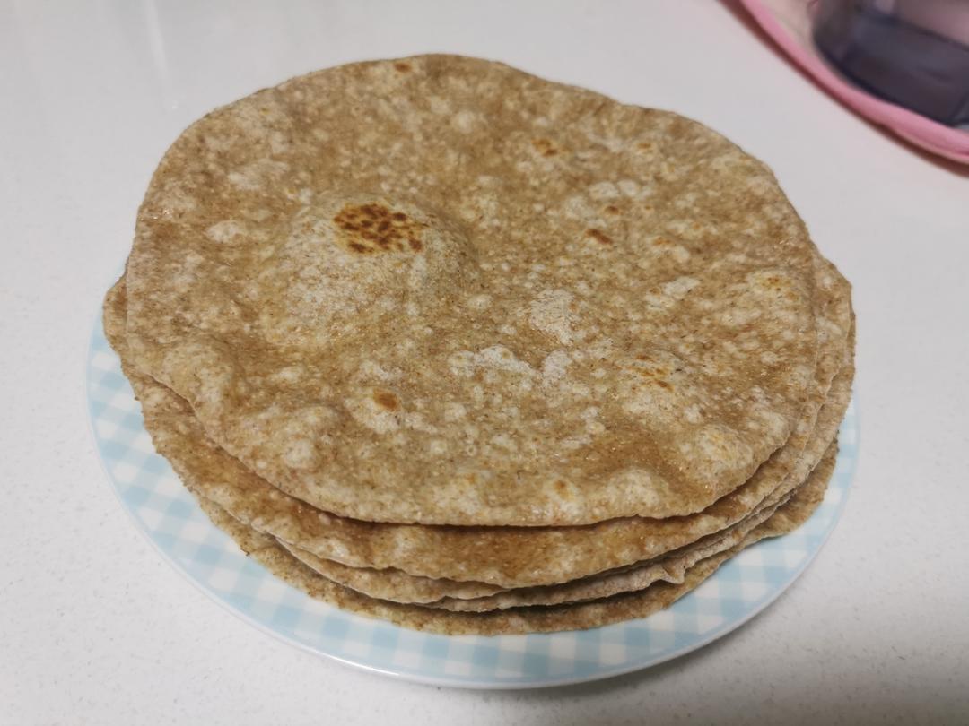 柔韧的无油无糖全麦饼（不发酵、鼓气泡）
