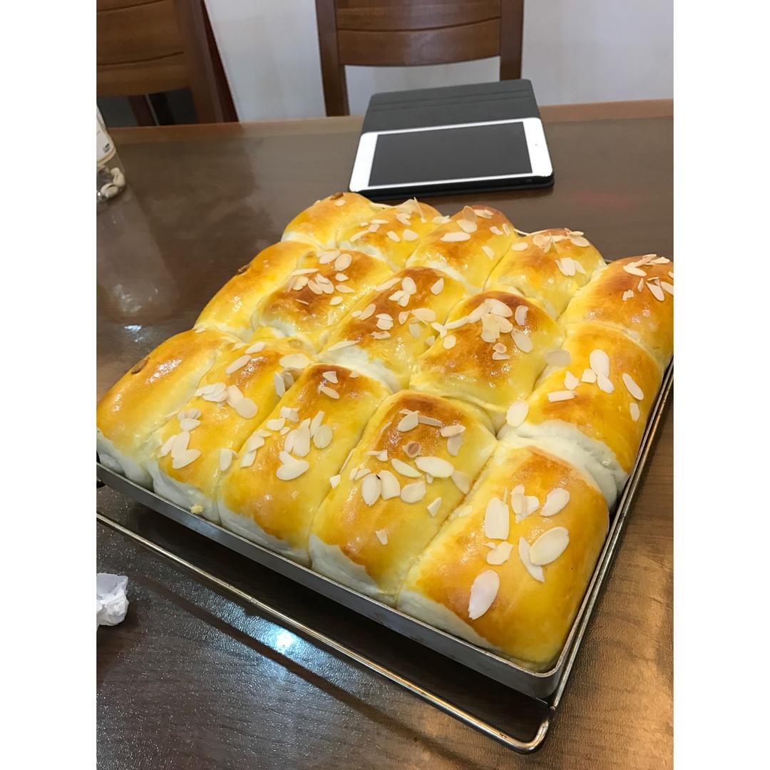 椰蓉面包卷