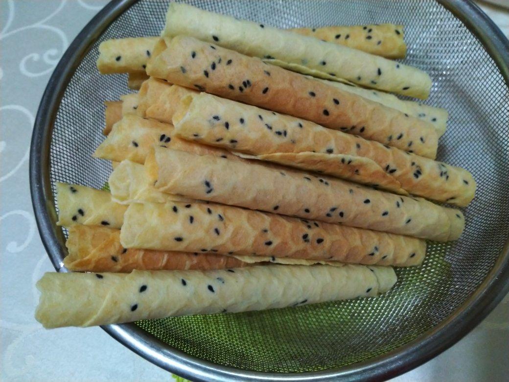 香酥不甜腻的彩色奶油蛋卷