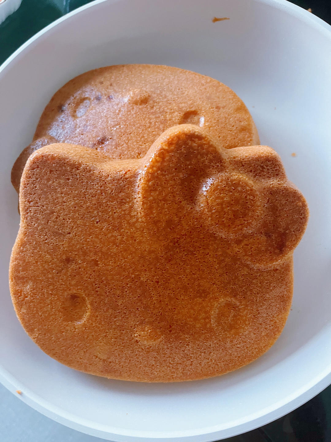 简单到只需所有材料混一起烤一烤的苹果蛋糕！