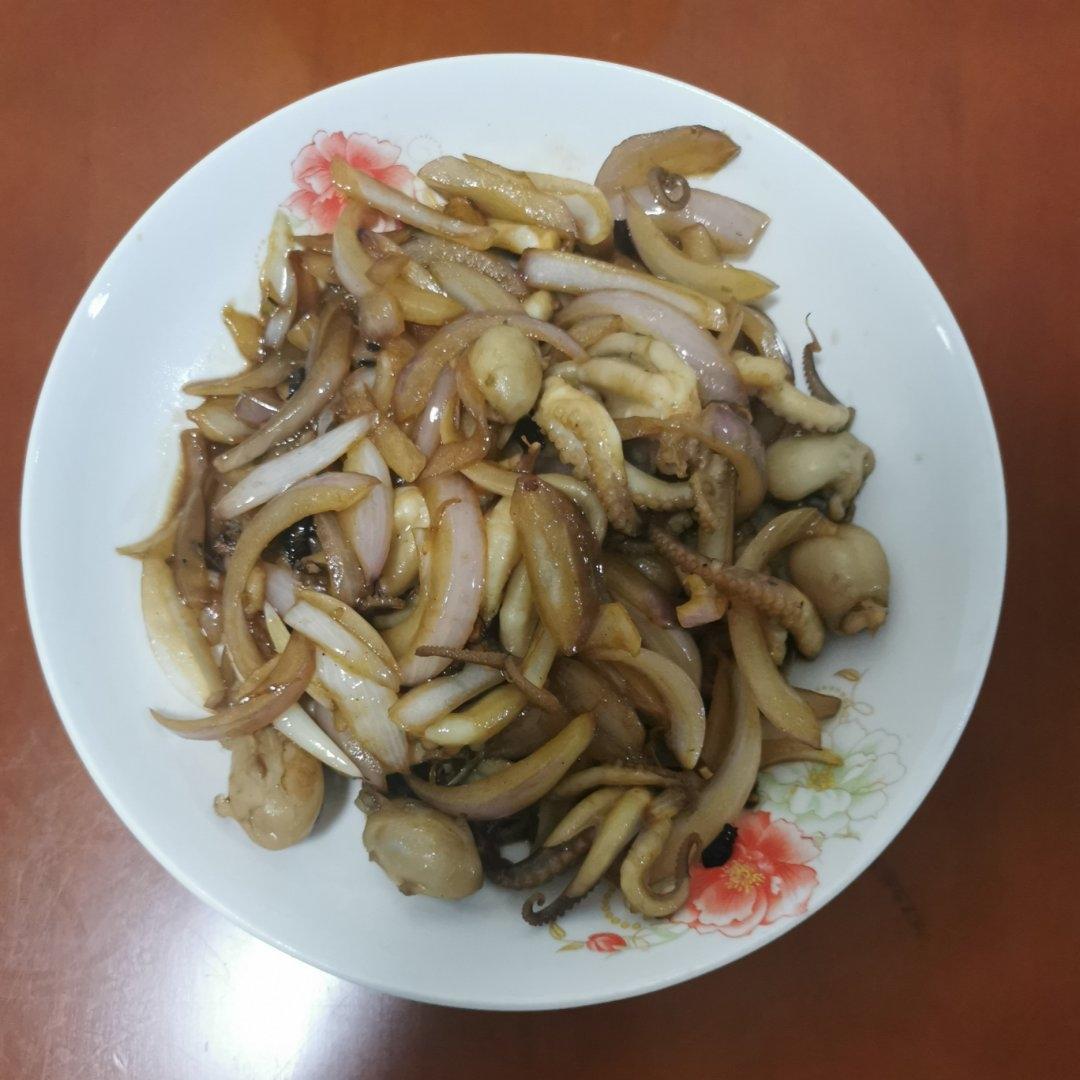 两步搞定脆嫰鲜美的葱爆八爪鱼