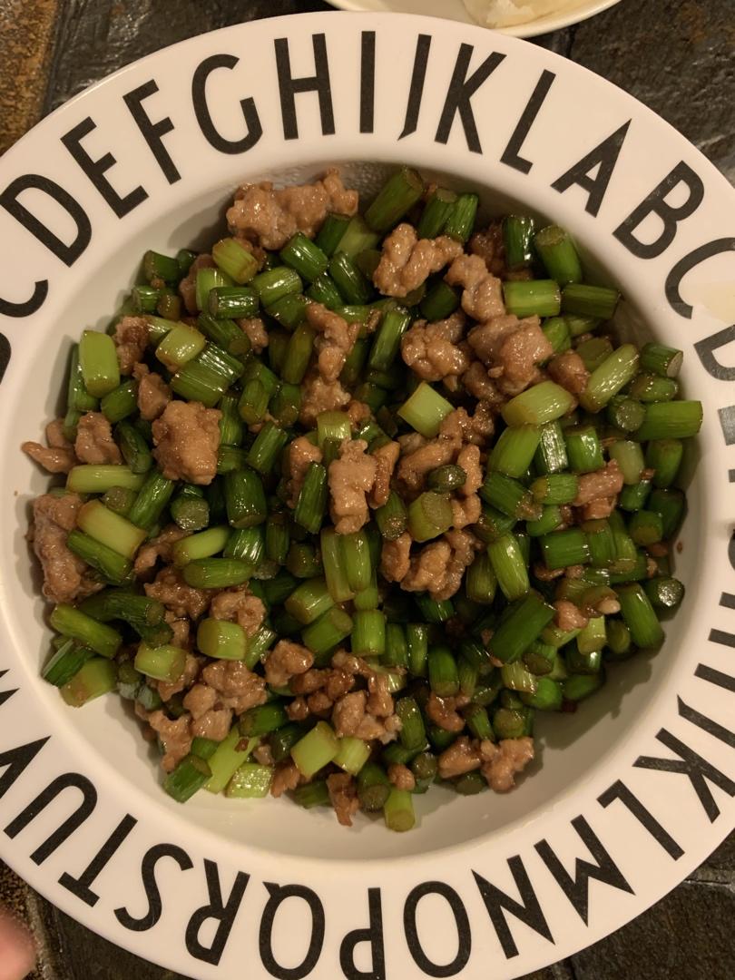 快手又下饭 — 绝味肉沫炒蒜薹丁（苍蝇头（快来做！！！