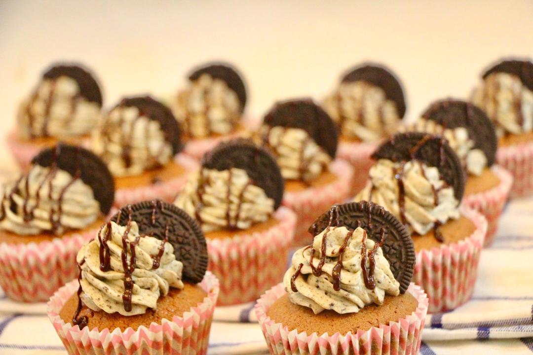 奥利奥杯子蛋糕 Oreo Cream Cupcakes