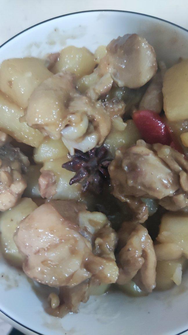 鸡腿炖土豆 上桌秒空盘 汤都喝干了！