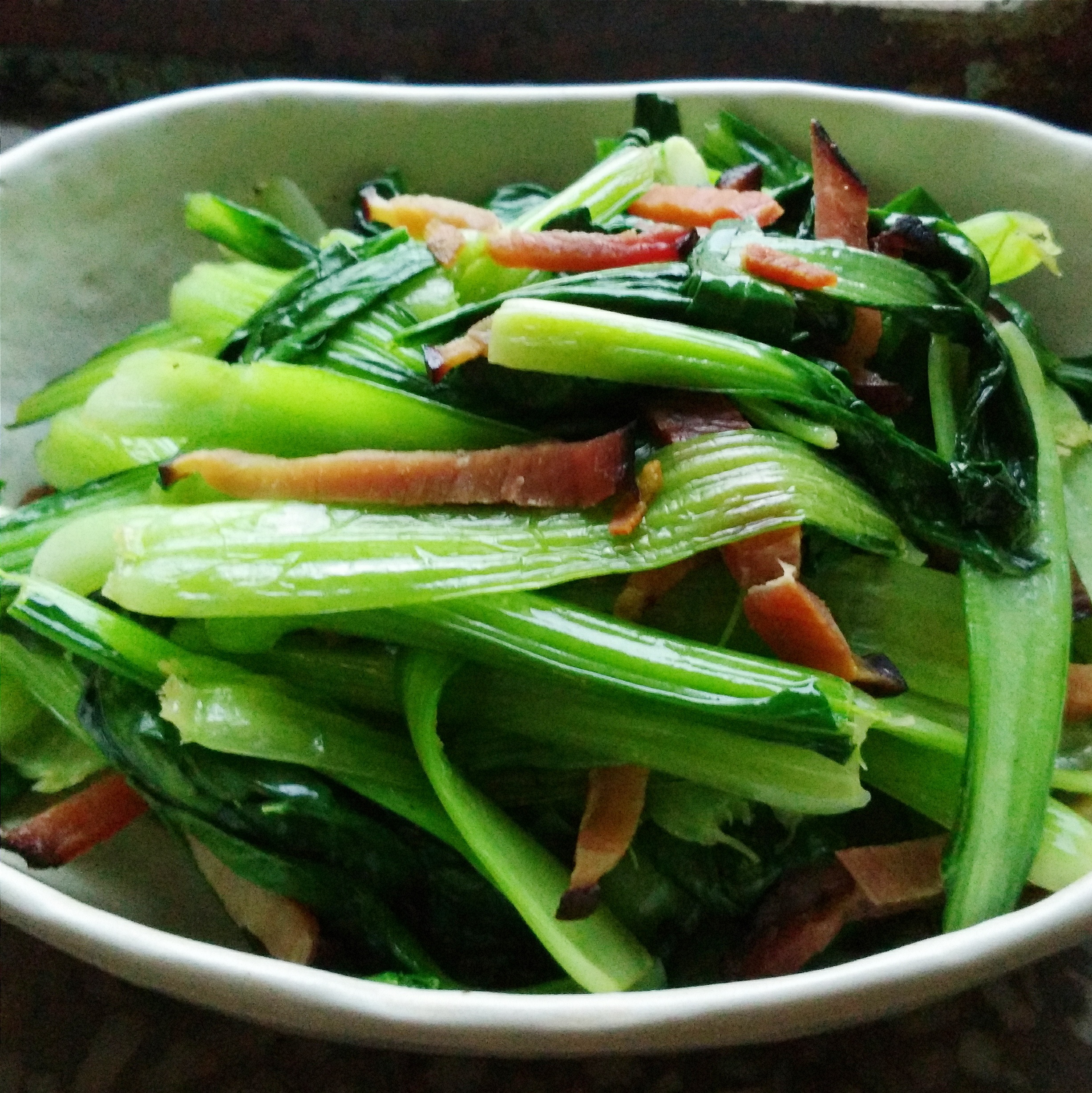 腊肉炒时蔬