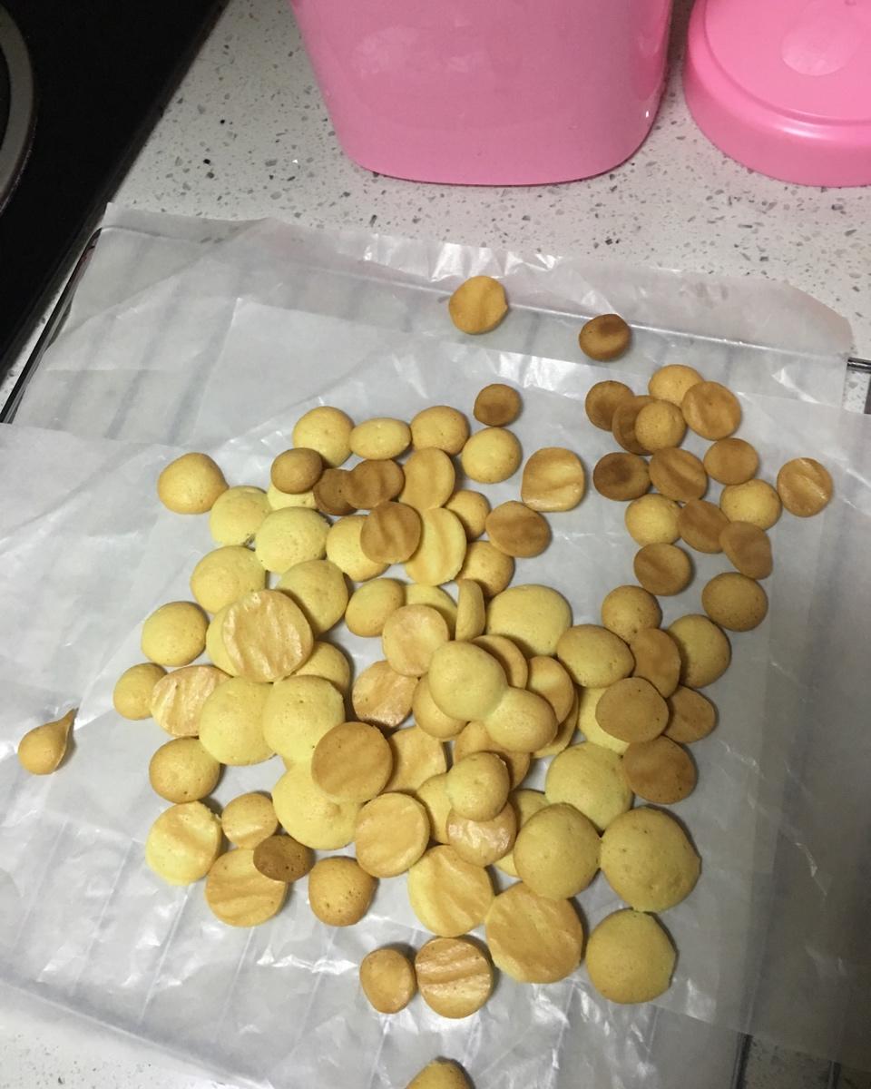 入口即化的无添加蛋黄溶豆