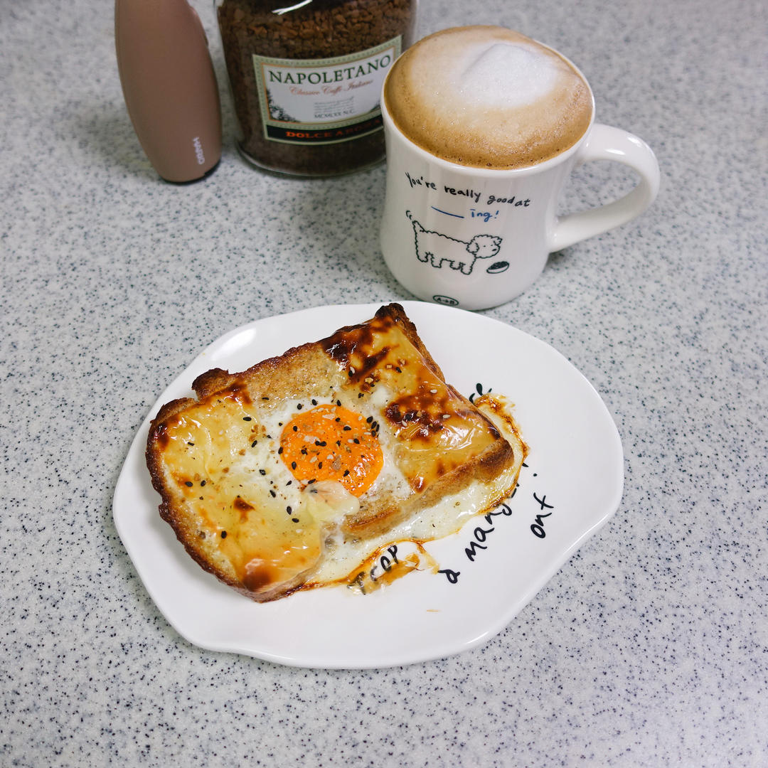 早餐：窝蛋面包292kcal