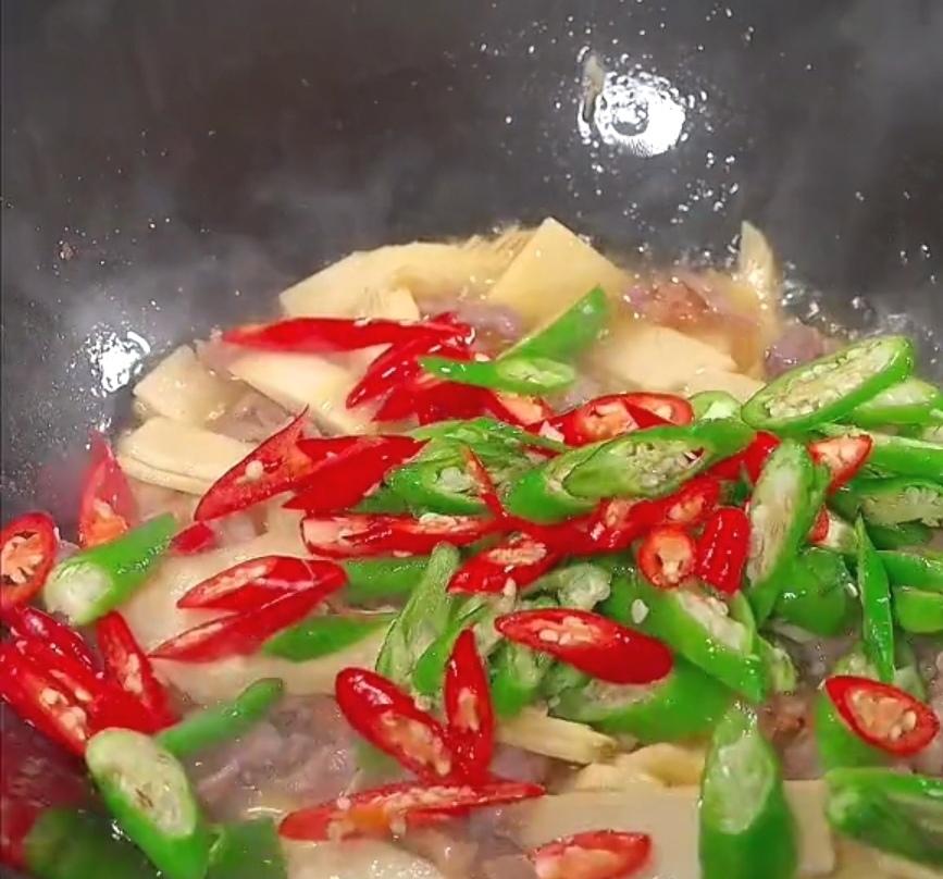 冬笋炒肉片的做法 步骤10