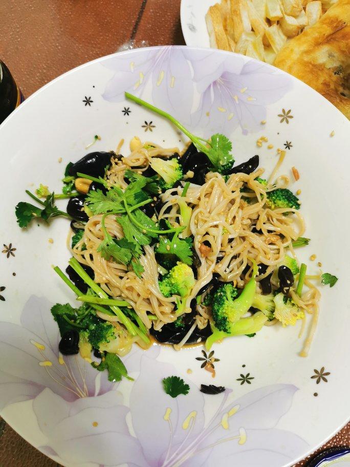 金针菇豆腐拌西兰花～无油版