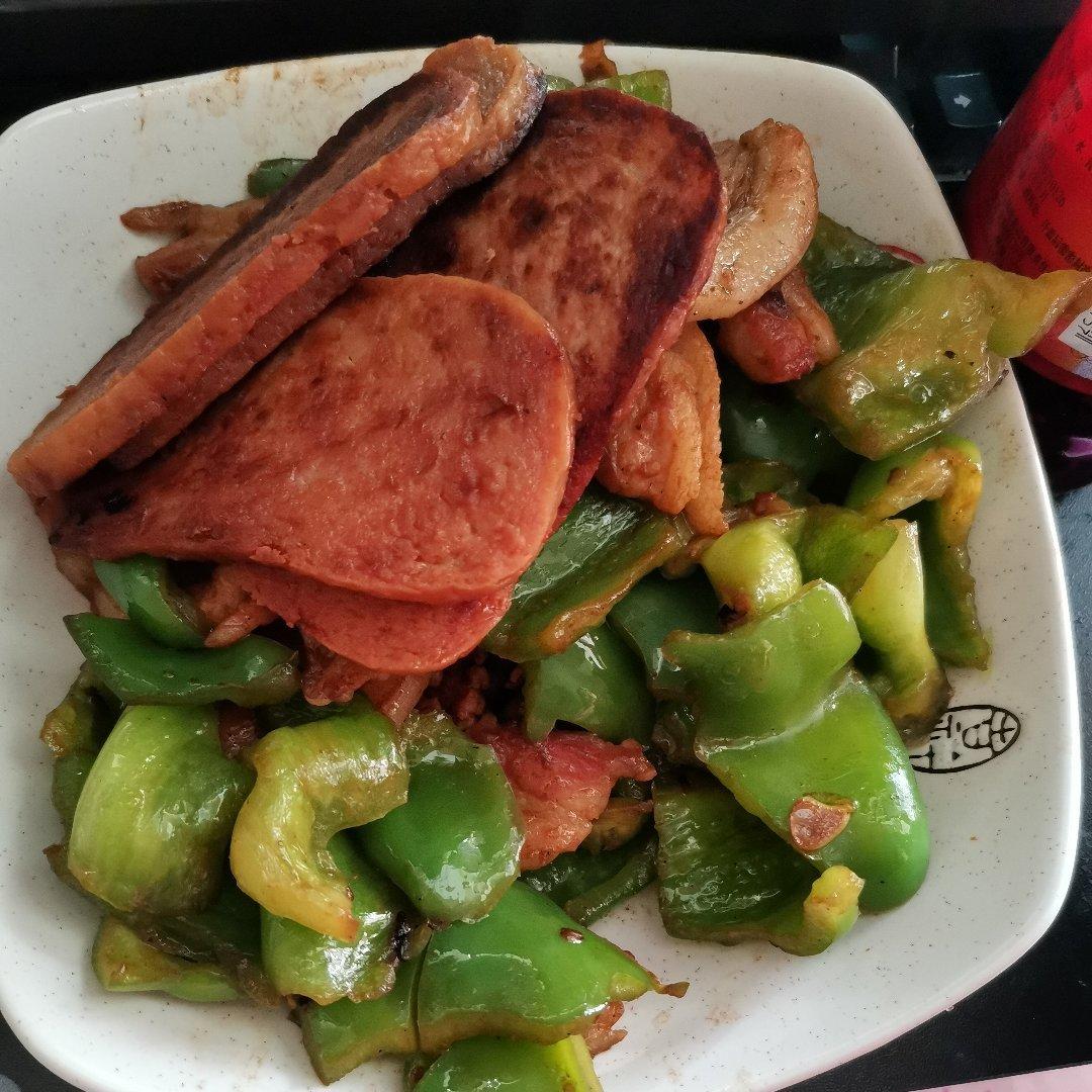 超级下饭的青椒炒肉