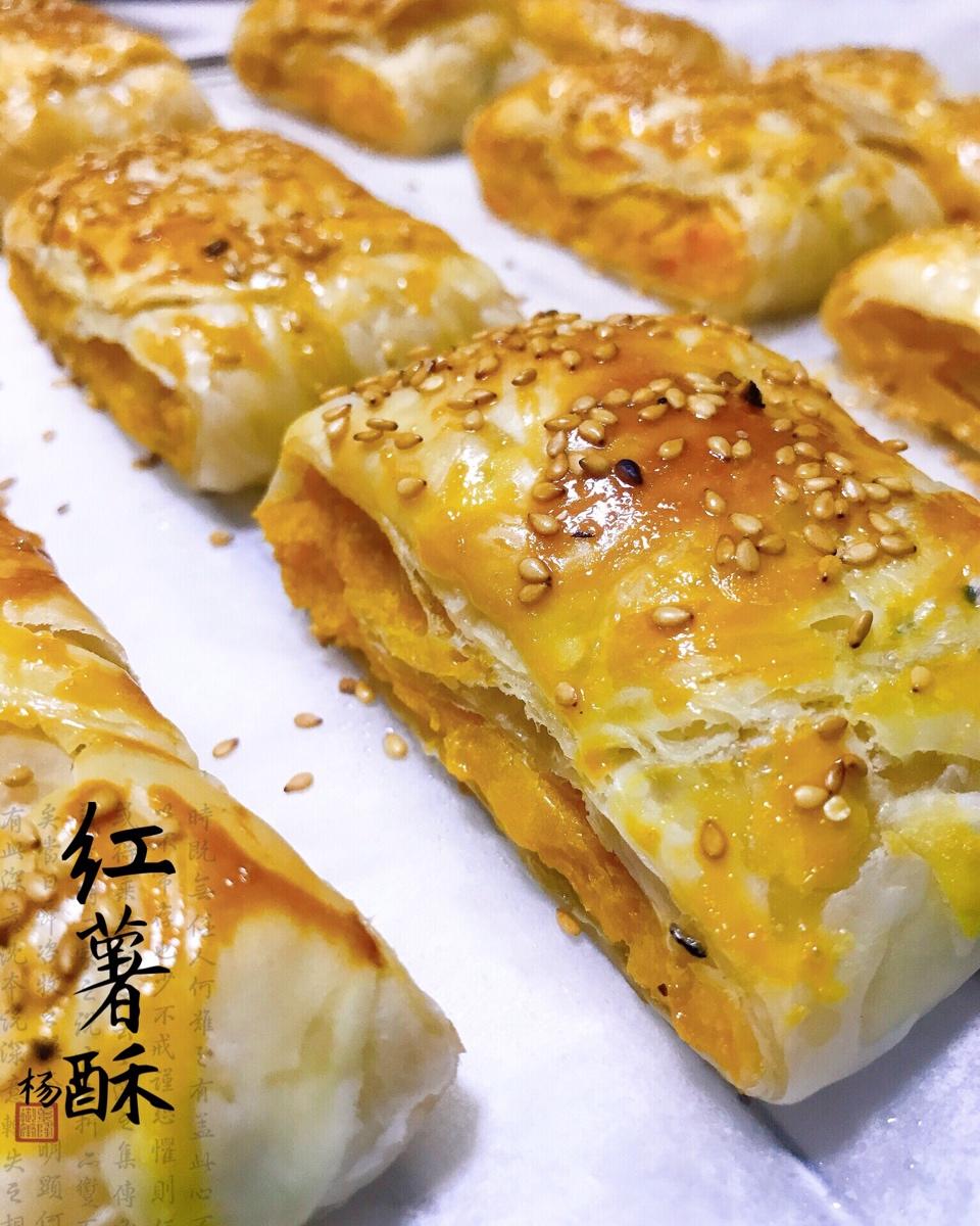 巨好吃❗巨简单❗酥到掉渣的手抓红薯酥饼。
