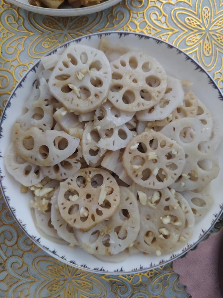 爽脆凉拌莲藕片