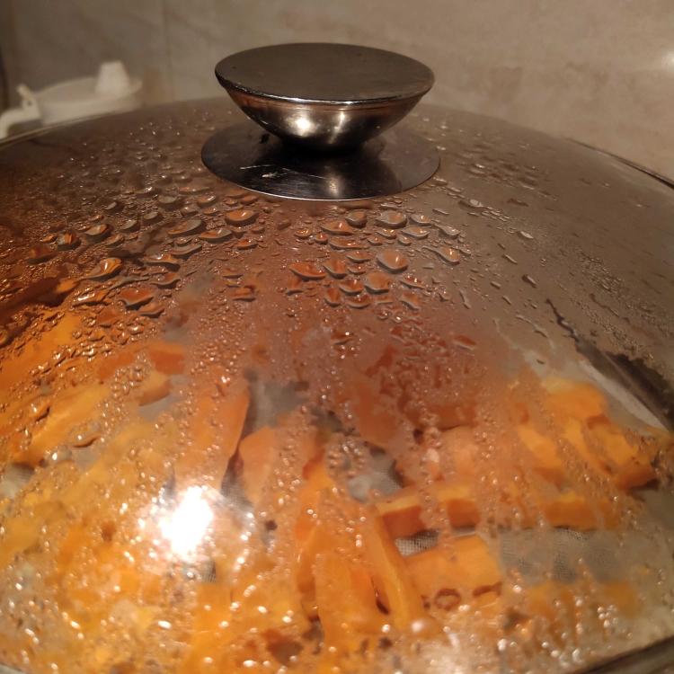 家庭空气炸锅版烤红薯干的做法 步骤2