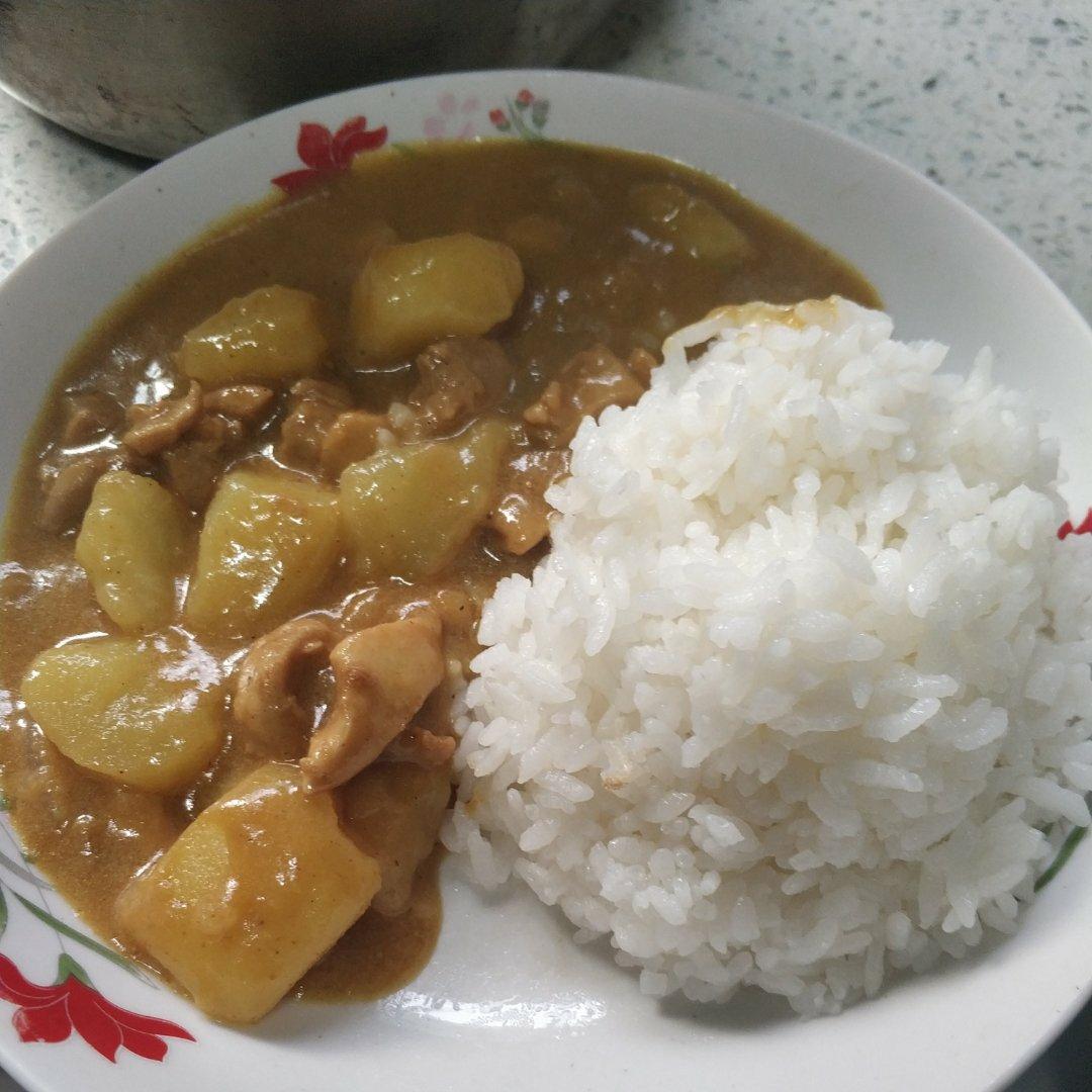 咖喱鸡肉肥牛饭
