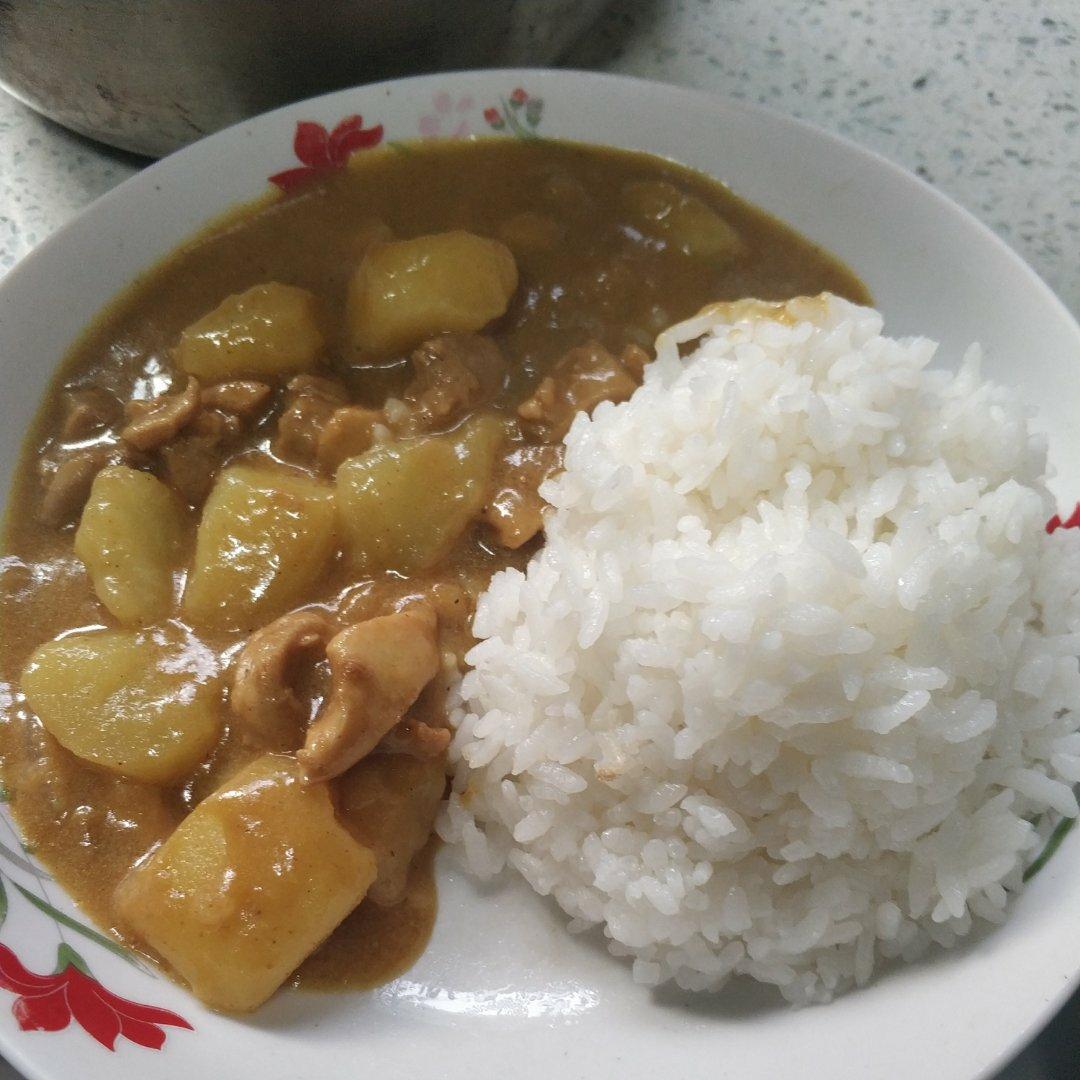 咖喱鸡肉肥牛饭