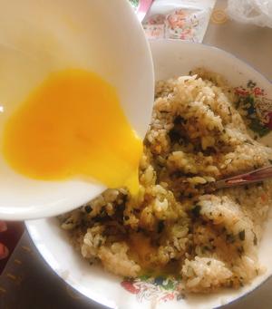 主食变零食—米饭锅巴的做法 步骤4