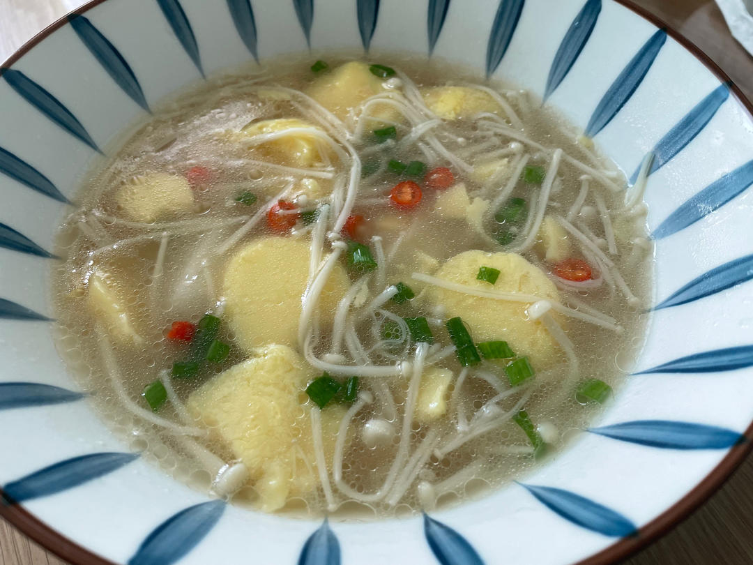 日本豆腐金针菇汤