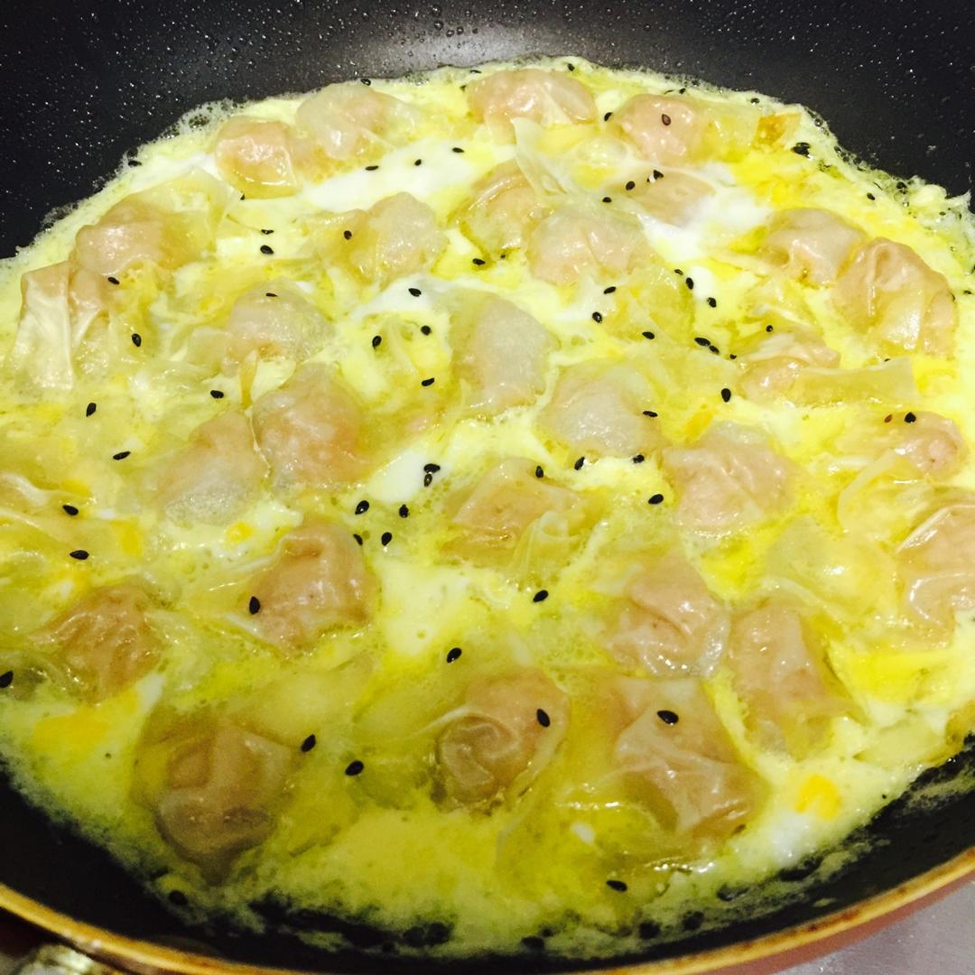 馋猫minmin做的蛋煎小馄饨