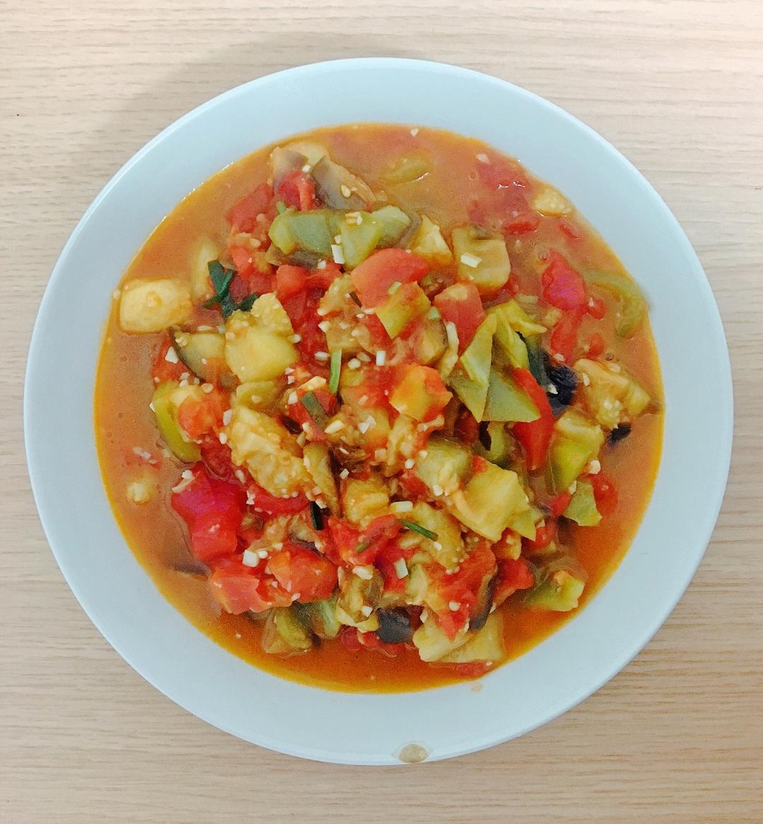 西红柿尖椒炒茄子