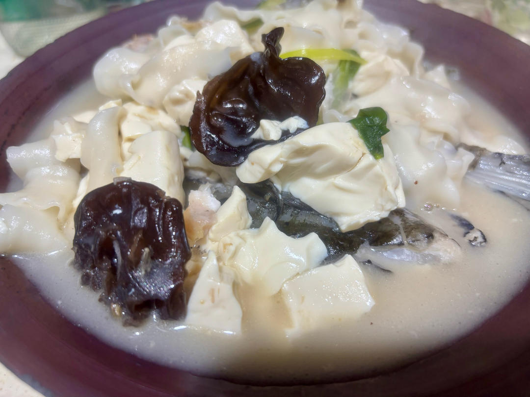 三文鱼头豆腐汤