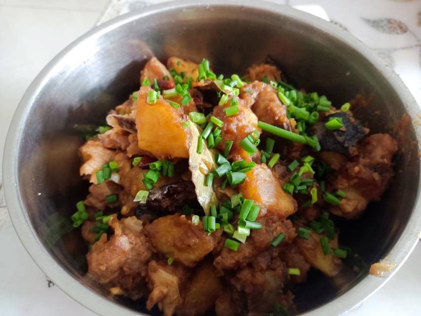 土豆排骨（超好吃）