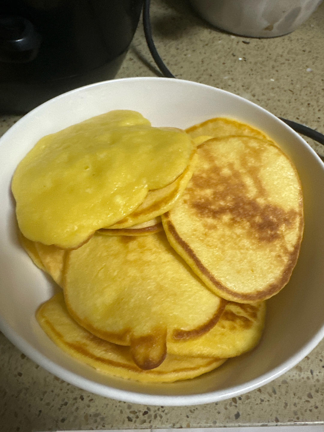 手不沾面做松软的玉米面小饼