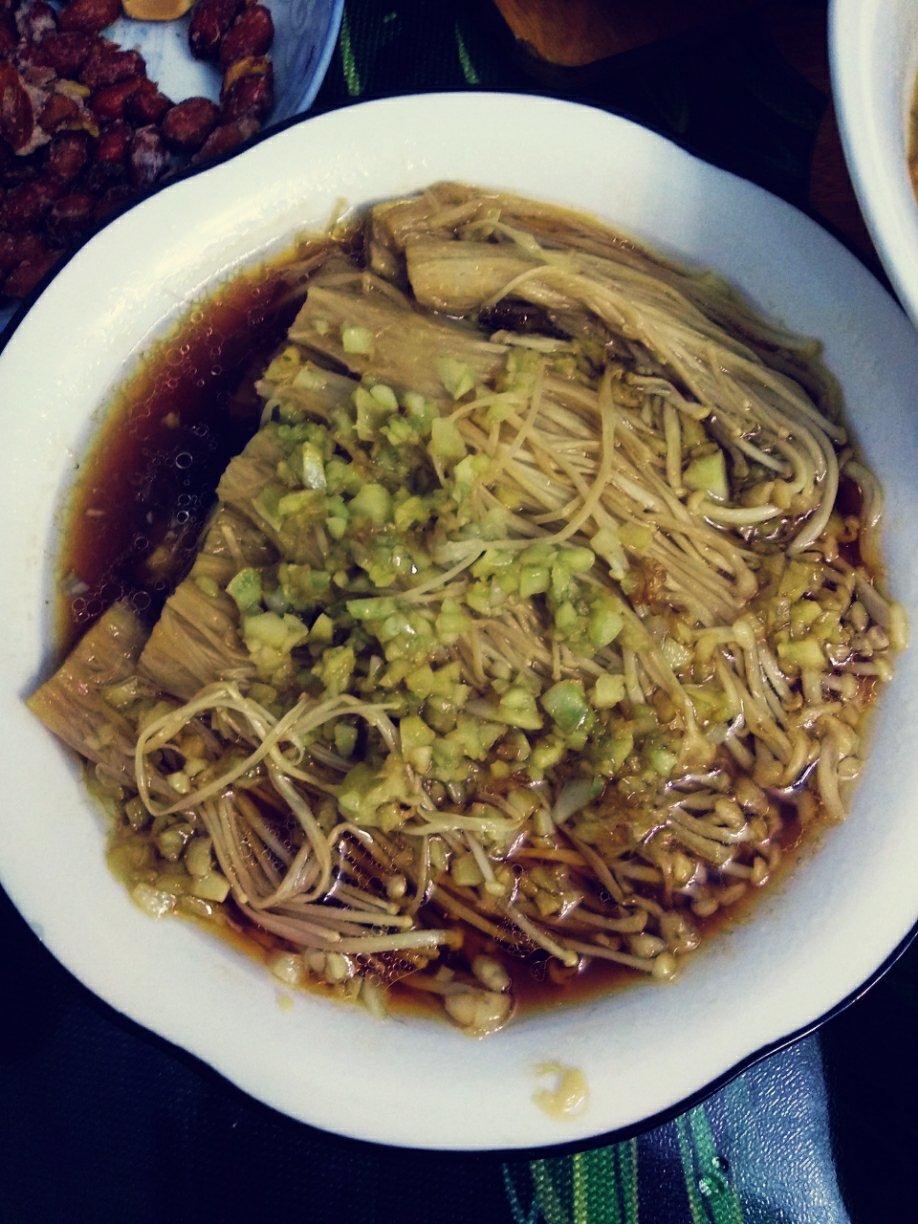 蒜蓉蒸金针菇
