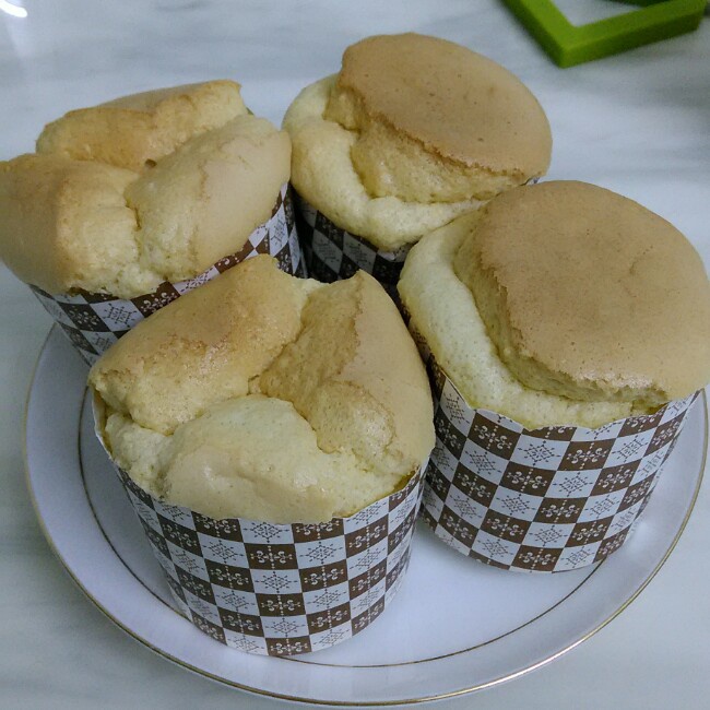 椰蓉棉花纸杯蛋糕