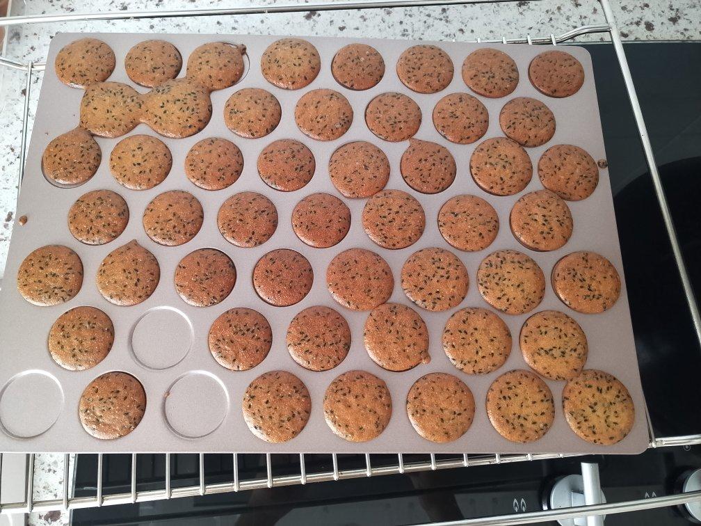 孩子超爱吃的芝麻薄脆饼