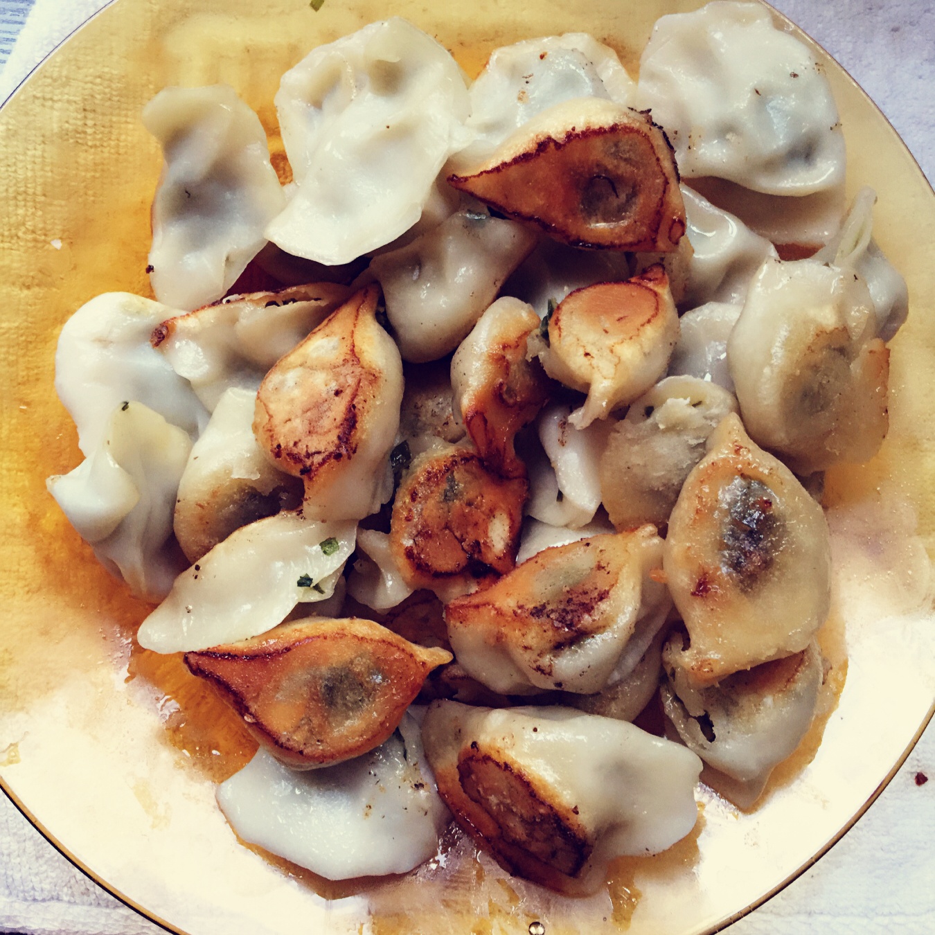速冻水饺吃腻了吗~变锅贴吧(๑´ڡ`๑)