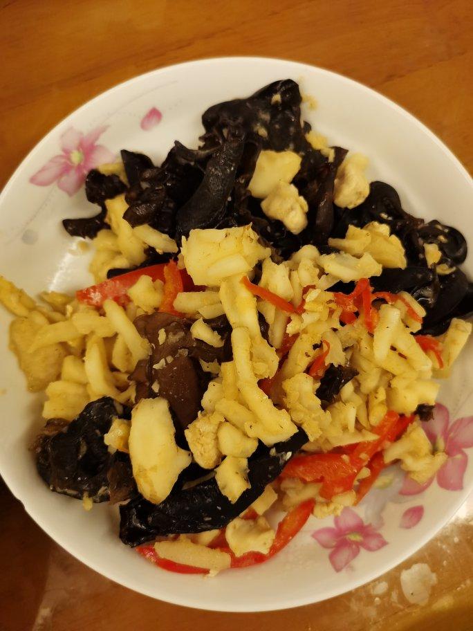 青椒木耳炒荸荠