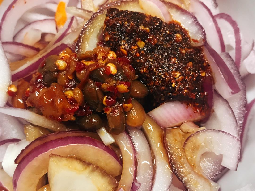 凉拌洋葱丝的做法