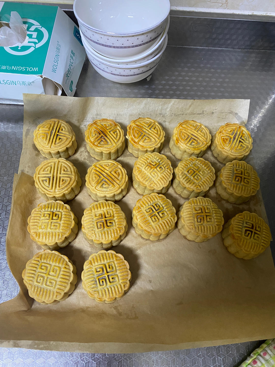 广式月饼－－蛋黄豆沙月饼