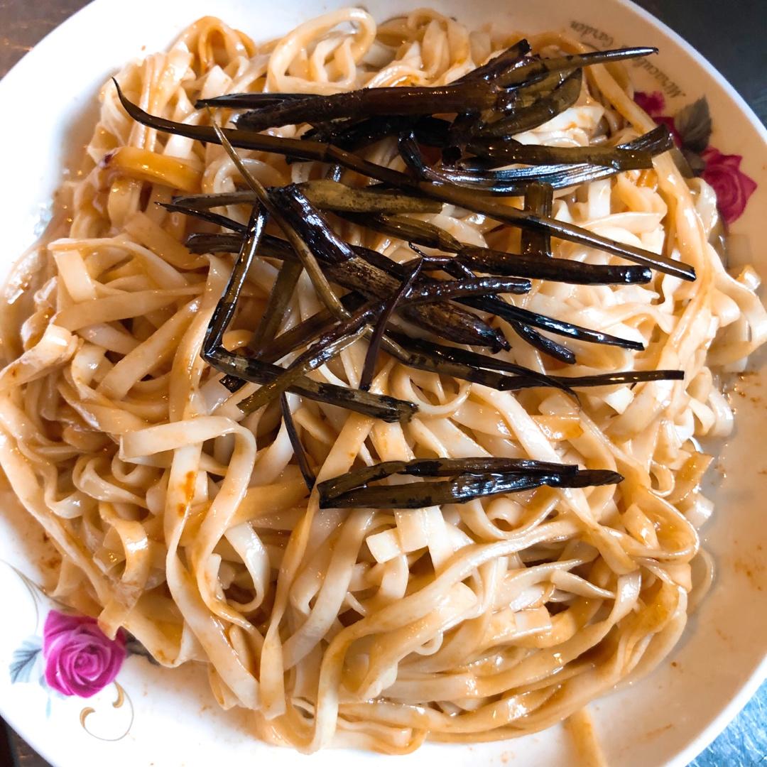 10分钟搞定的一碗葱油拌面