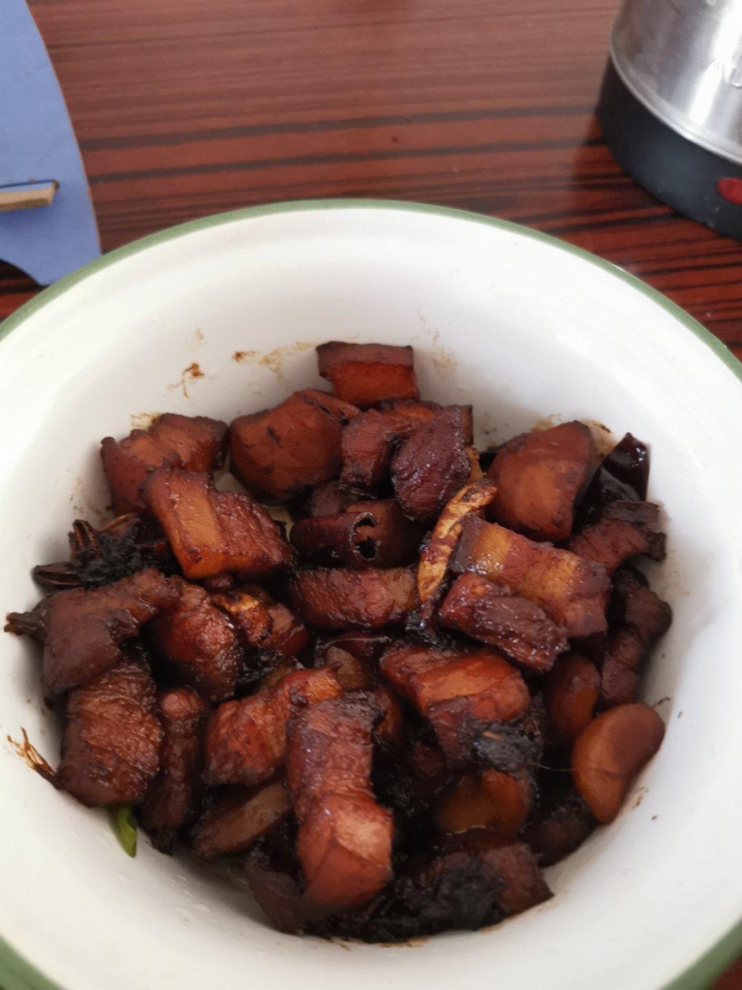 板栗红烧肉