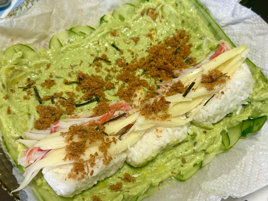 黄瓜牛油果巨龙卷