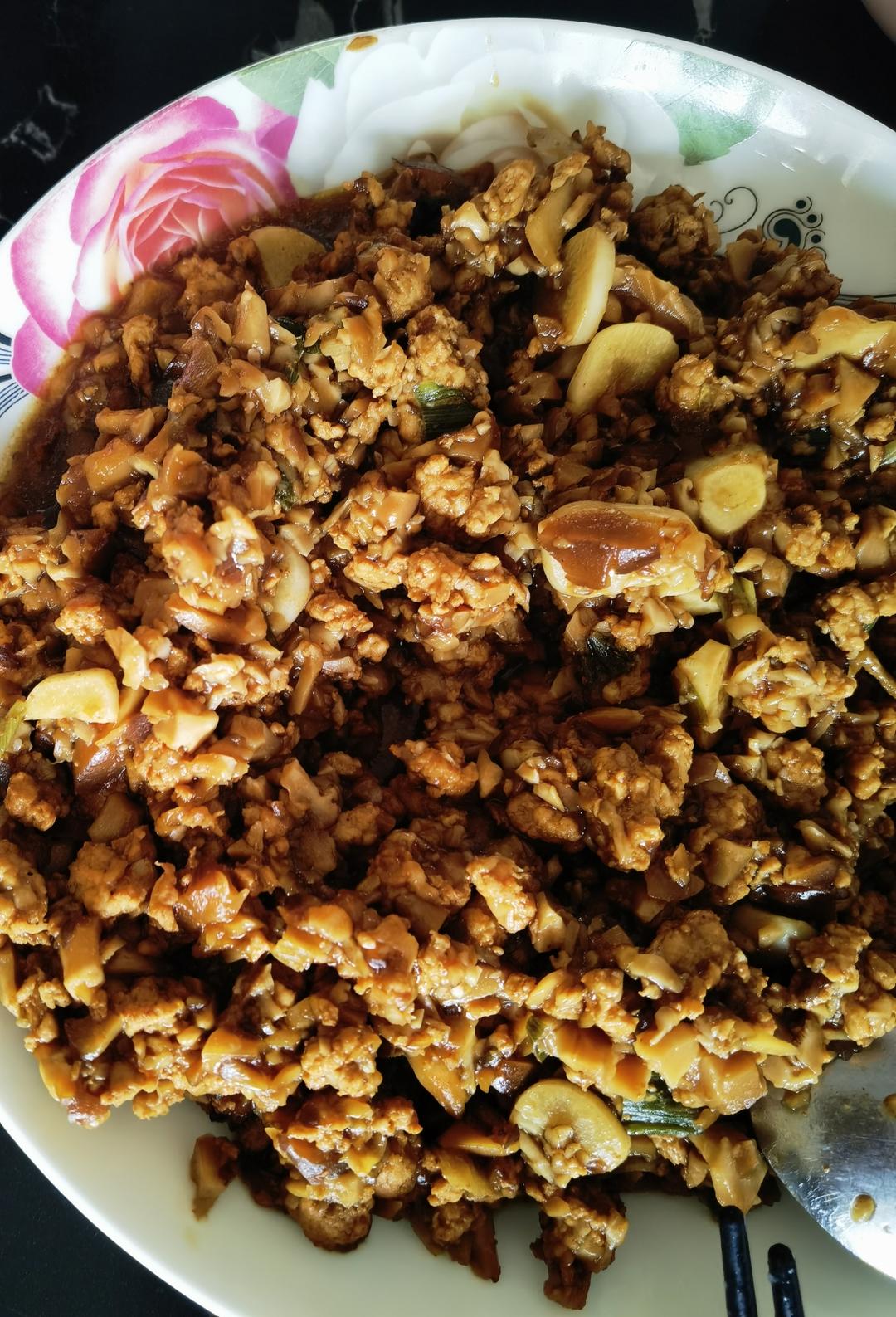 香菇肉丁打卤面