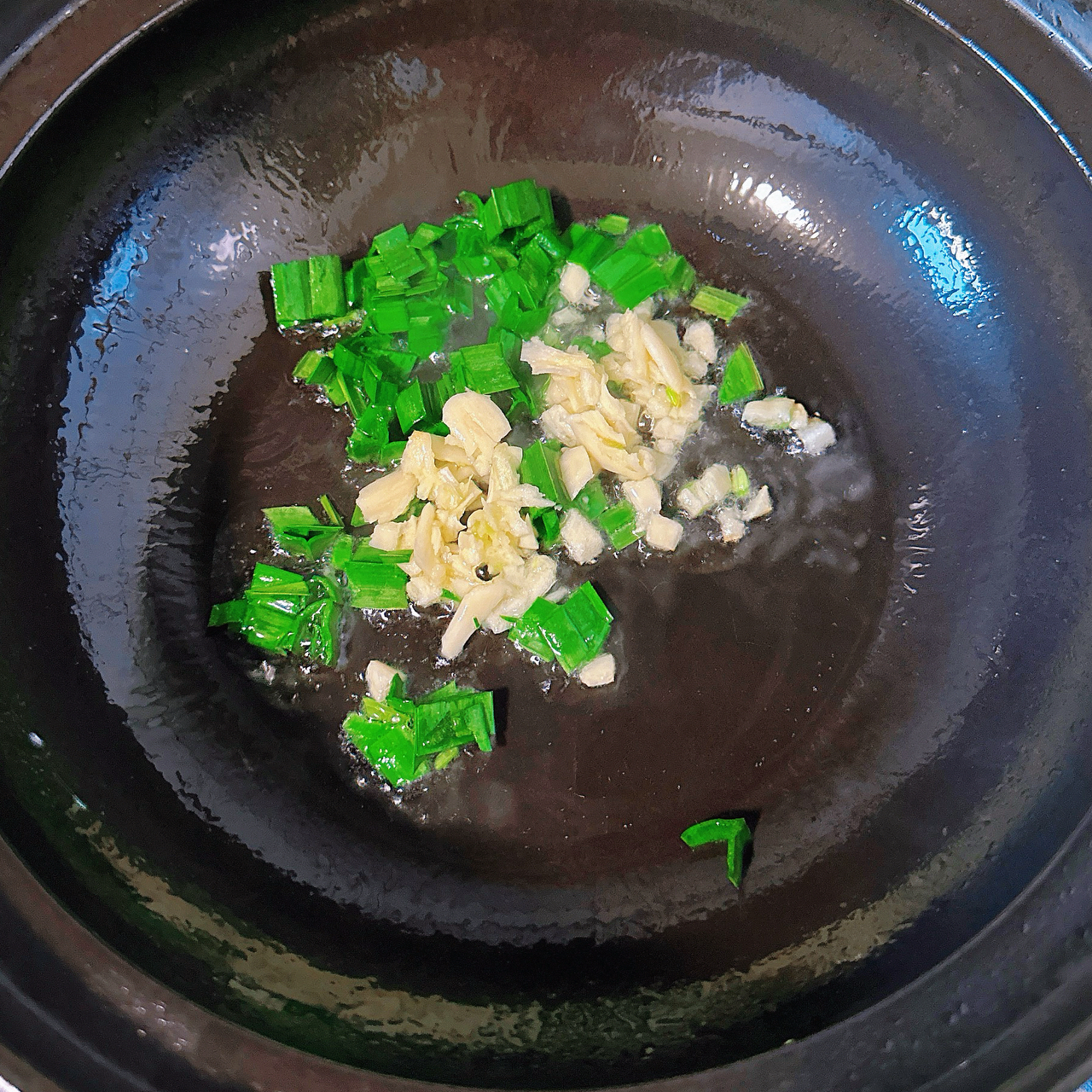 锅圈食汇❗️鱼丸豆腐三鲜汤‼️的做法 步骤3