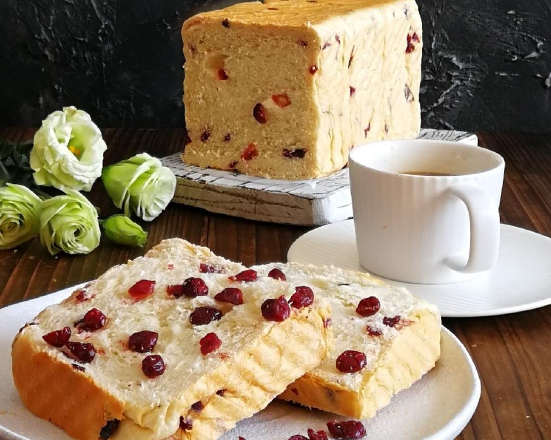 奶香蔓越莓吐司面包