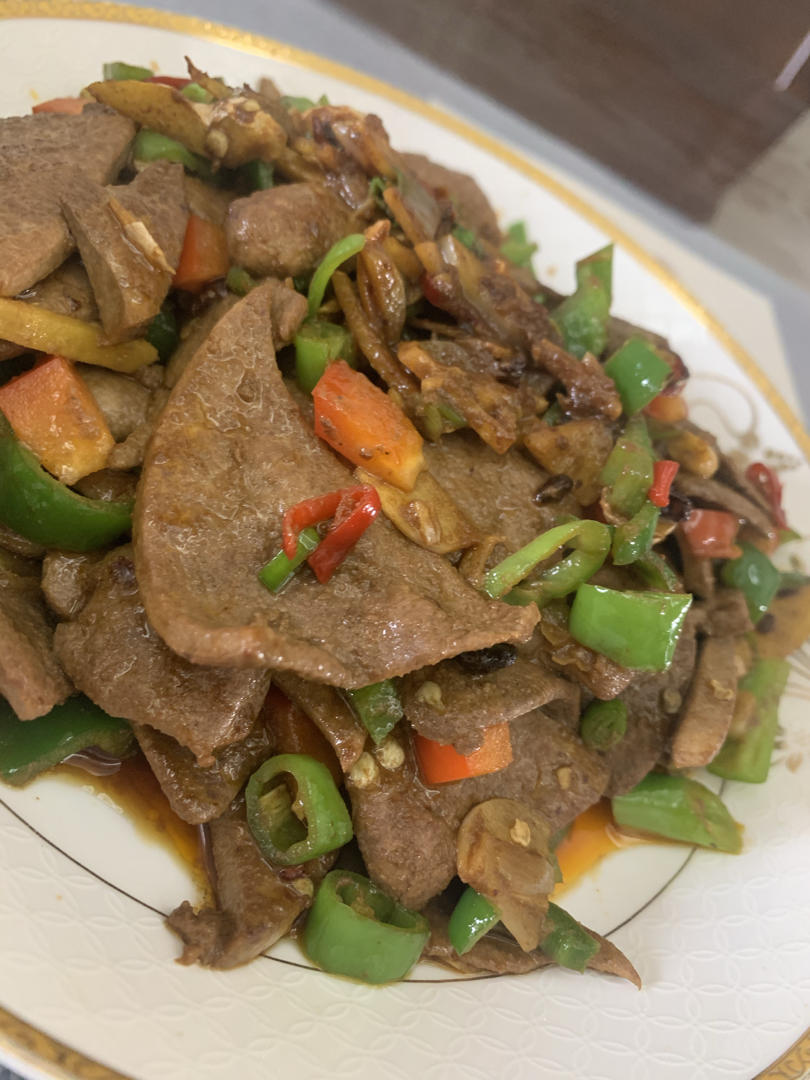厨师长教你：“小炒猪肝”的家常做法，味道干香很赞，先收藏起来